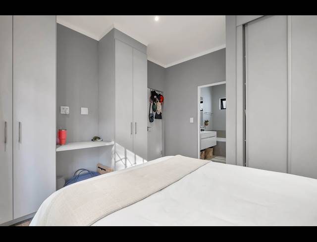 2 BEDROOM APARTMENT FOR SALE IN ROSEBANK